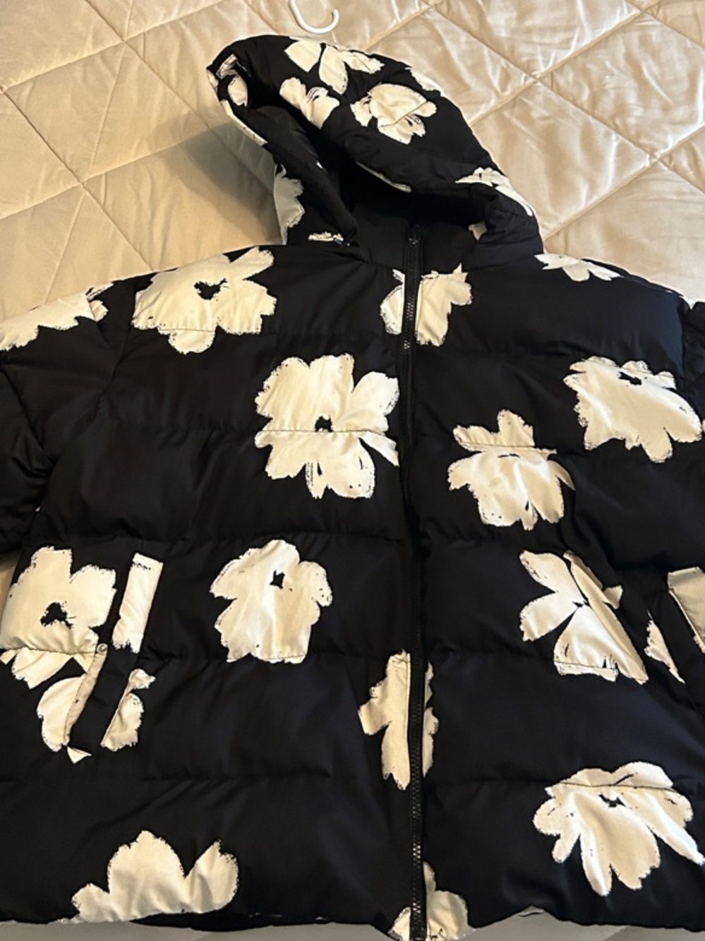 Ava & Viv Black Hooded Puffer Jacket with White Floral Print - Picture 5 of 11
